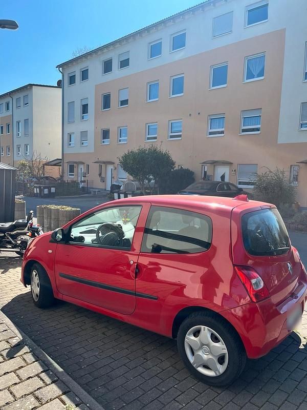 Second-hand Renault Twingo 75 CP (55 kW) 2010 Roșu Hatchback