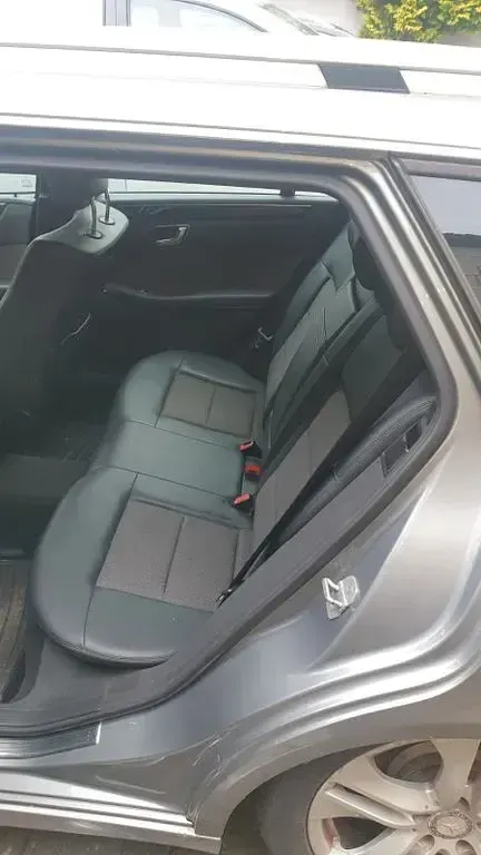 Gebraucht Mercedes E350 Avantgarde 231 PS (169 kW) 2010 Grau Kombi