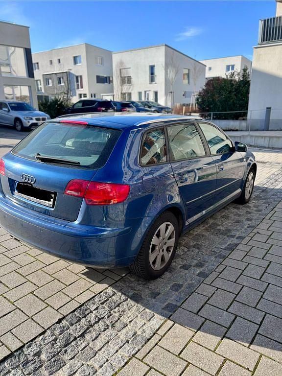 Gebraucht Audi A3 Ambiente 140 PS (102 kW) 2004 Blau Kleinwagen