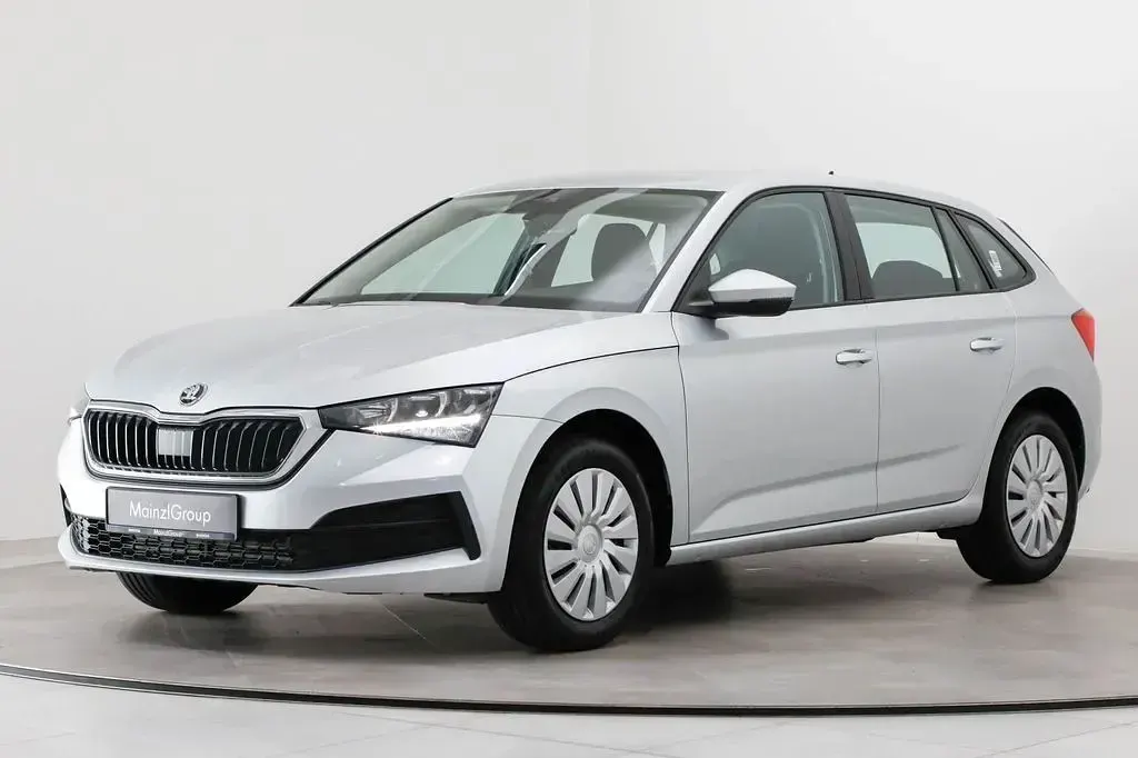 Gebraucht Skoda Scala Active 95 PS (69 kW) 2022 Brillantsilber metallic Kleinwagen