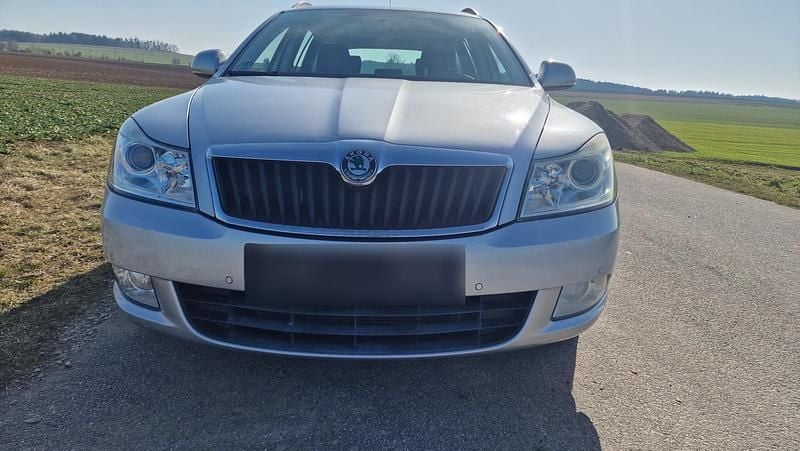 Gebraucht Skoda Octavia 122 PS (89 kW) 2009 Silber Kombi