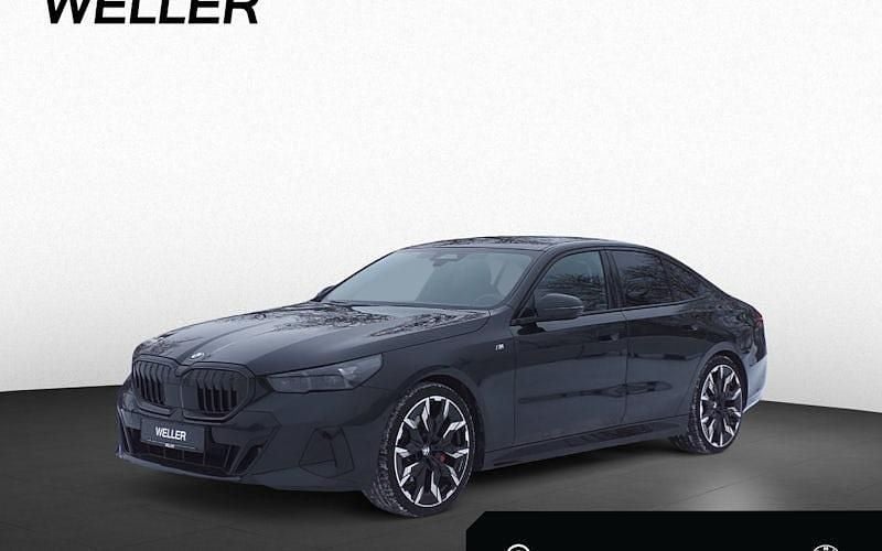 Gebraucht BMW 520 M Sport 208 PS (152 kW) 2025 Black sapphire (schwarz) Limousine