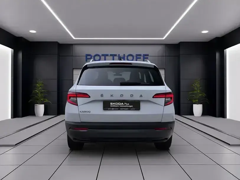 Gebraucht Skoda Karoq Ambition 150 PS (110 kW) 2022 Moonweiß perleffekt SUV