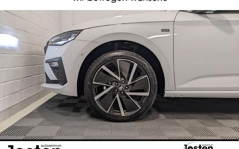 Gebraucht Skoda Scala Tour 150 PS (110 kW) 2025 Weiß Kleinwagen