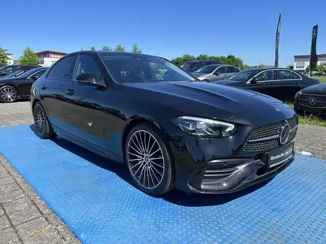 Gebraucht Mercedes C180 Night 170 PS (125 kW) 2025 Metalliclack obsidianschwarz Limousine