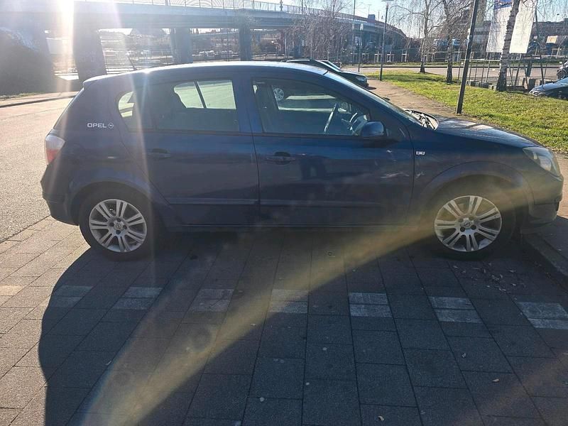 Gebraucht Opel Astra 80 PS (58 kW) 2005 Andere farben Kleinwagen