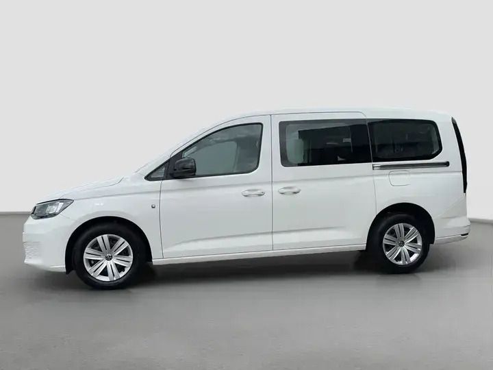 Second-hand VW Caddy Maxi 122 CP (89 kW) 2023 Alb Monovolum