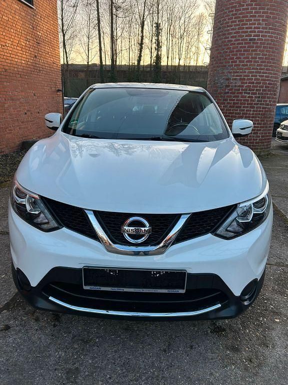 Gebraucht Nissan Qashqai Visia 116 PS (85 kW) 2015 Weiß SUV