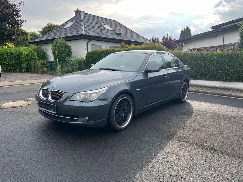 Grau Gebraucht 2008 BMW 530 Limousine | 7.499 € (Guter Preis) - Bild 1/4