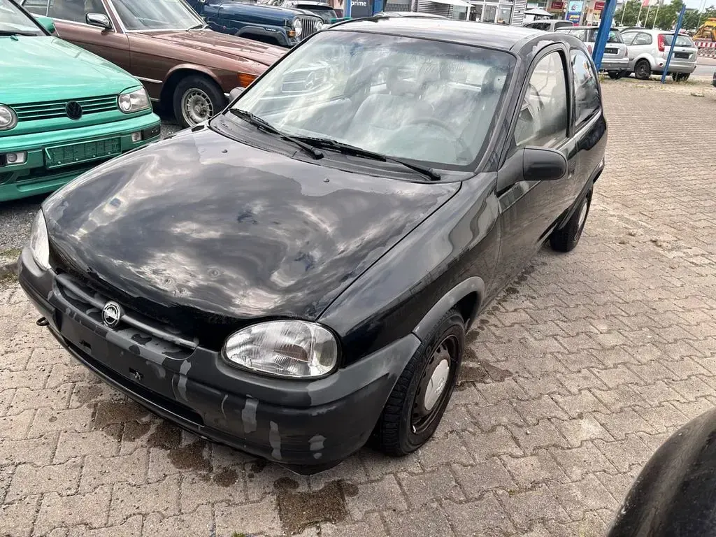 Gebraucht Opel Corsa 45 PS (33 kW) 1997 Schwarz Kleinwagen