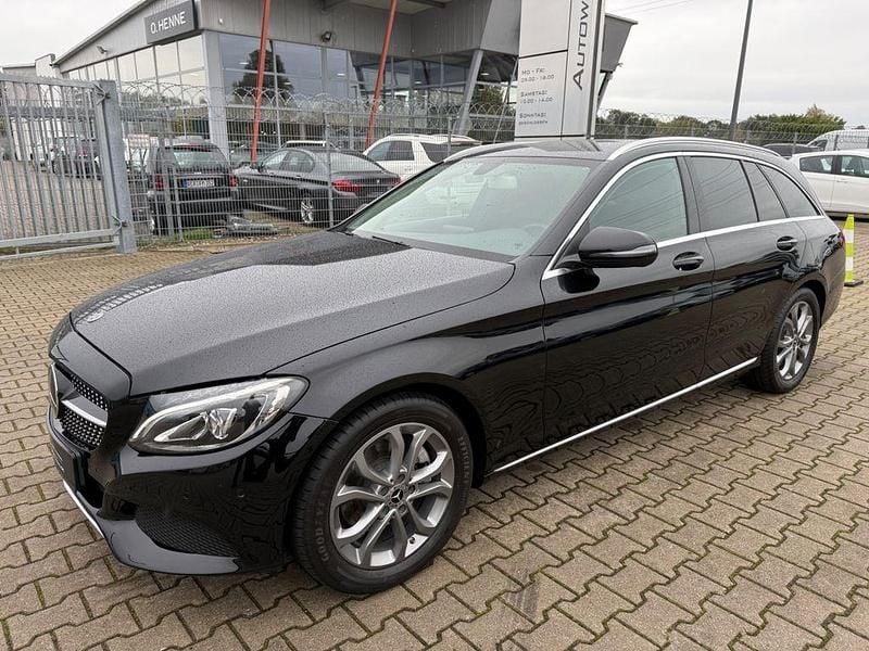 Schwarz Gebraucht 2018 Mercedes C200 Kombi | 17.950 € (Guter Preis) - Bild 1/4