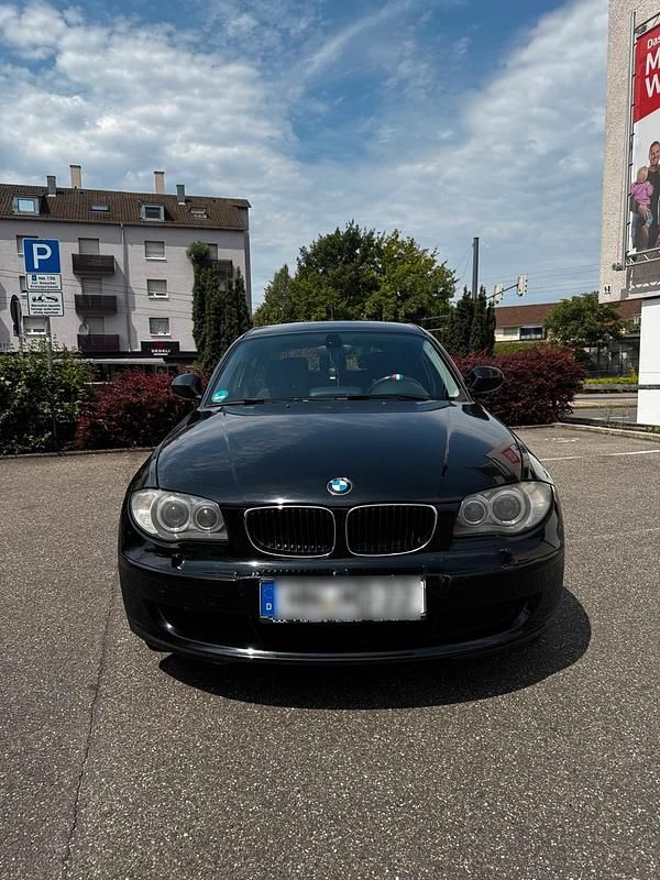 Schwarz Gebraucht 2010 BMW 116 Kleinwagen | 5.350 € (Fairer Preis) - Bild 1/4