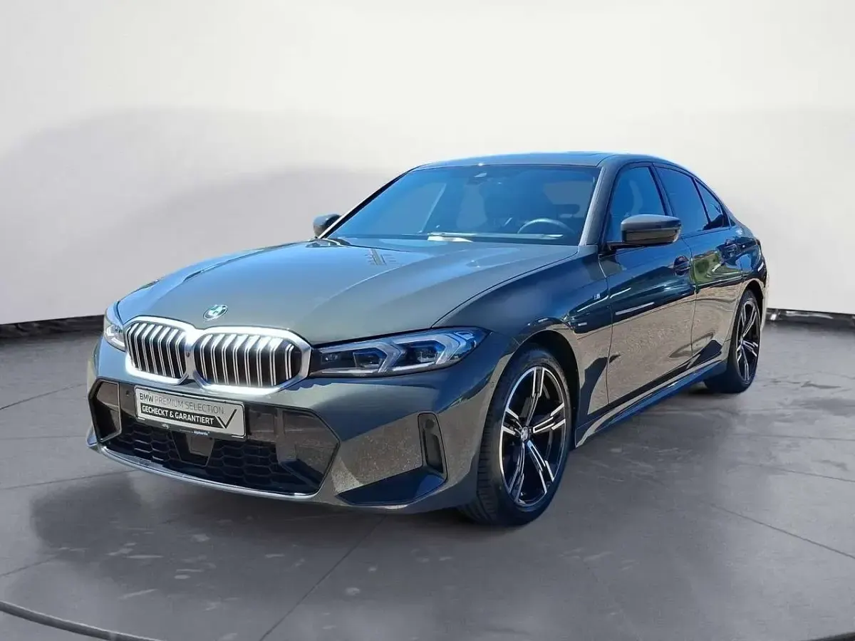 Gebraucht BMW 320 M Sport 184 PS (135 kW) 2025 Silber Limousine
