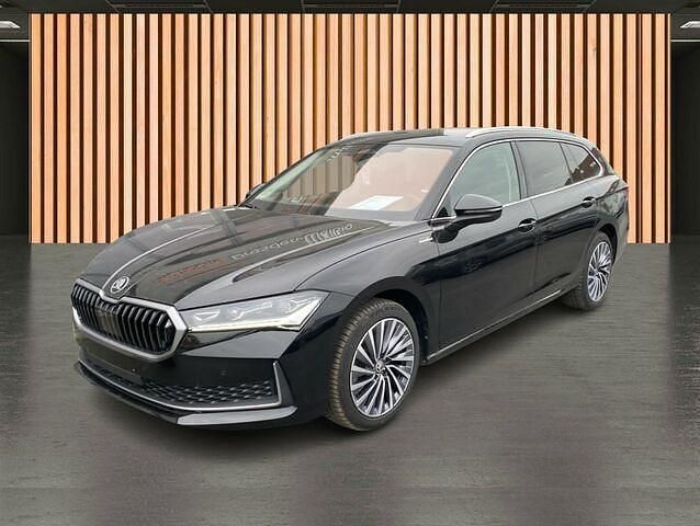 Onyxschwarz Gebraucht 2024 Skoda Superb LAURIN & KLEMENT Kombi | 35.980 € (Guter Preis) - Bild 1/1