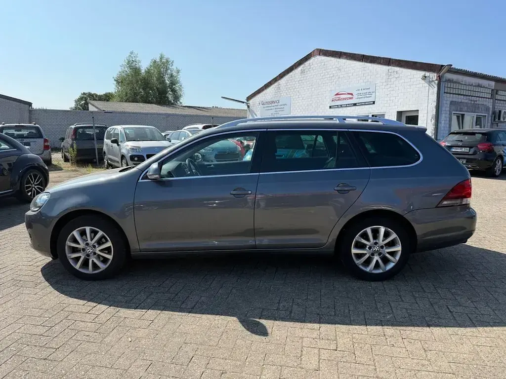 Gebraucht VW Golf VI Comfortline 105 PS (77 kW) 2011 Grau Kleinwagen