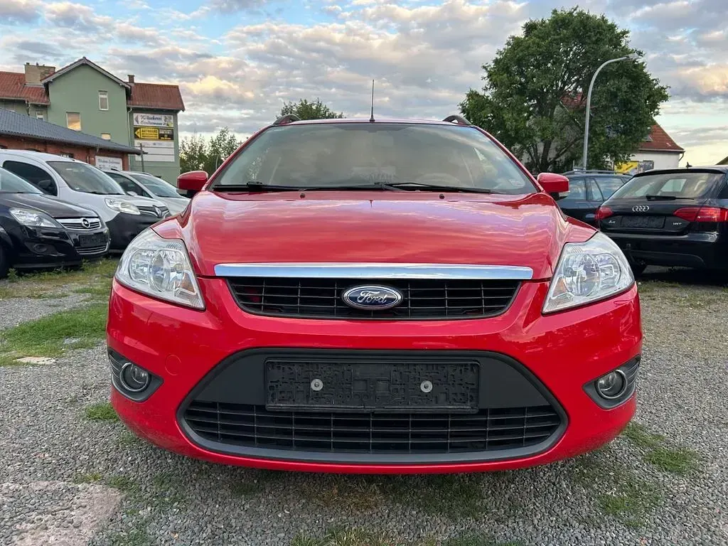 Gebraucht Ford Focus 101 PS (74 kW) 2011 Rot Limousine