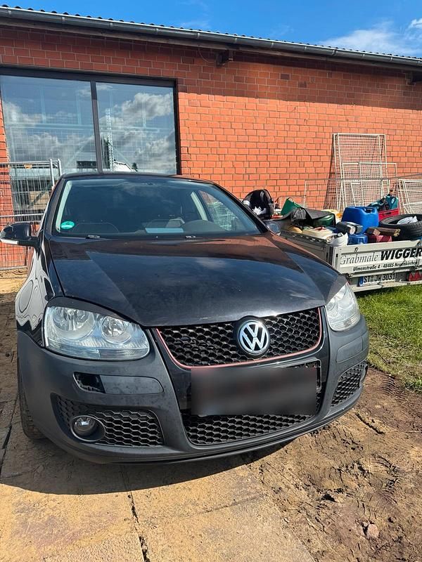 Schwarz Gebraucht 2005 VW Golf V Kleinwagen | 700 € (Superpreis) - Bild 1/4
