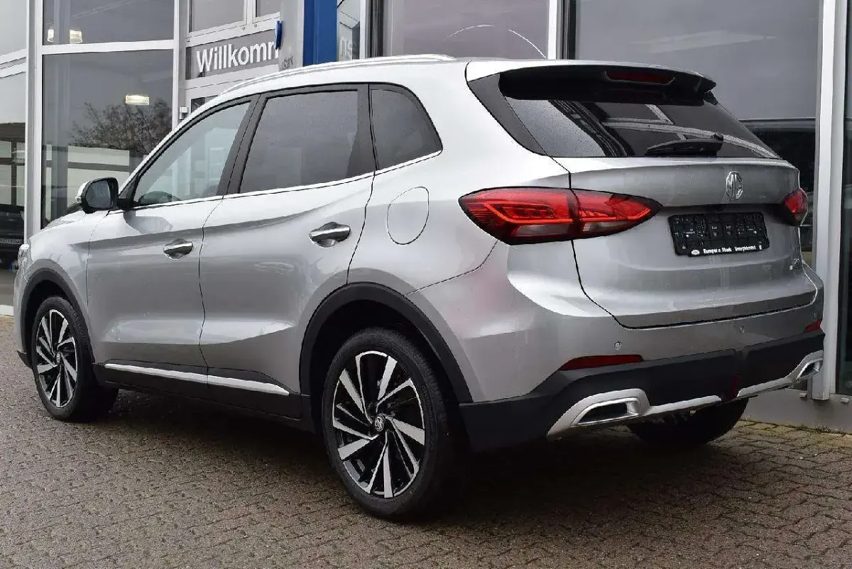 Neu MG ZS Luxury 102 PS (75 kW) 2025 Other Limousine