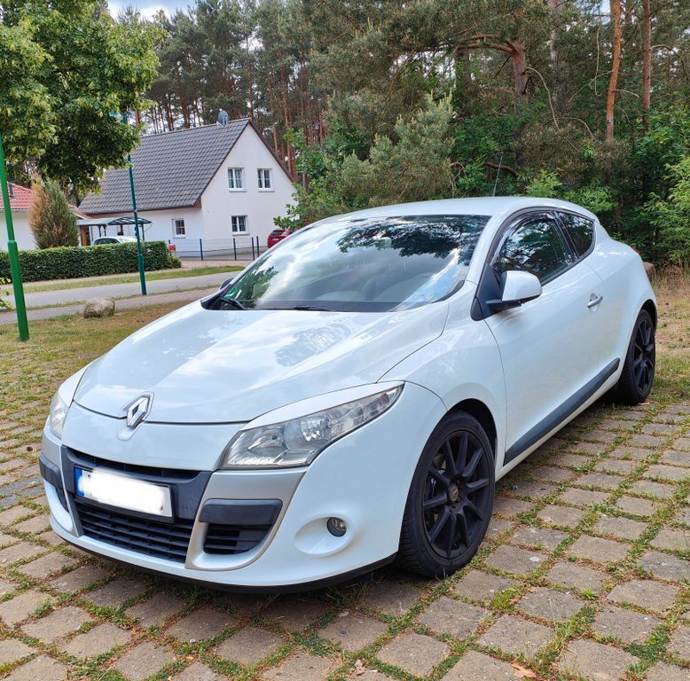 Weiß Gebraucht 2009 Renault Mégane III Coupé | 3.900 € (Fairer Preis) - Bild 1/4