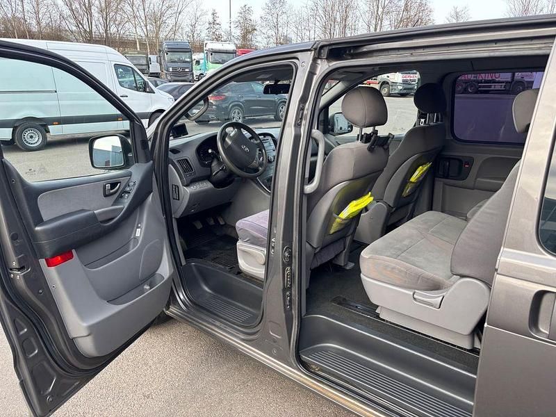 Gebraucht Hyundai H-1 136 PS (100 kW) 2012 Grau Van / Kleinbus