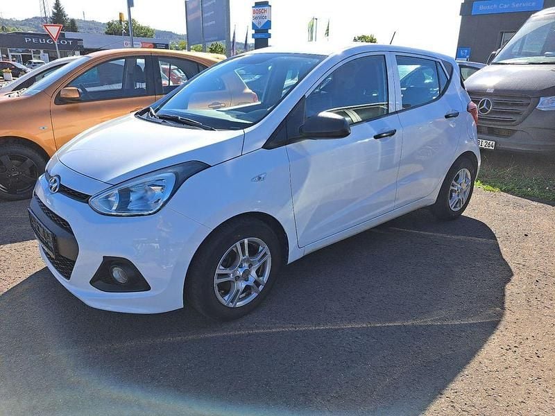 Gebraucht Hyundai i10 Classic 67 PS (49 kW) 2014 Weiß Kleinwagen