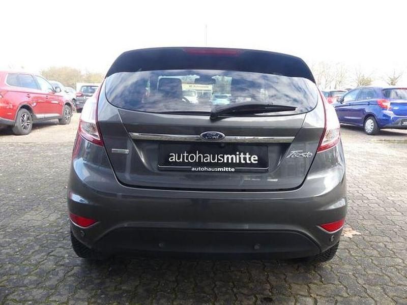 Gebraucht Ford Fiesta Titanium 101 PS (74 kW) 2017 Grau Kleinwagen