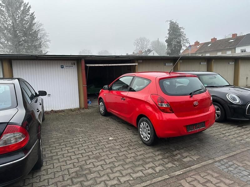 Rot Gebraucht 2009 Hyundai i20 Kleinwagen | 2.450 € (Fairer Preis) - Bild 1/4