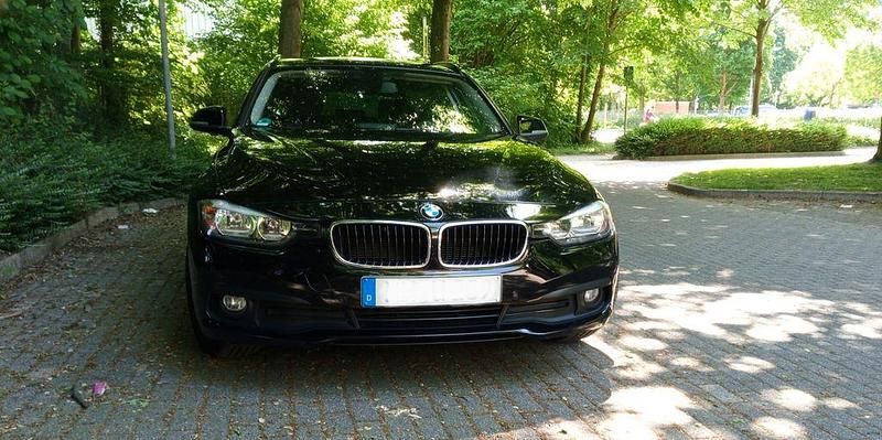 Gebraucht BMW 318 Advantage 150 PS (110 kW) 2015 Schwarz Kombi