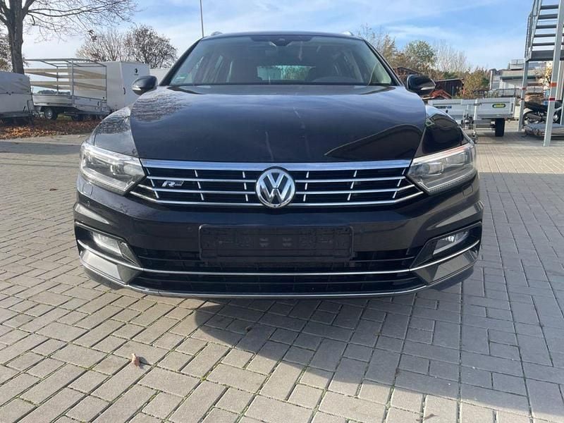 Schwarz Gebraucht 2015 VW Passat Highline Kombi | 12.480 € (Superpreis) - Bild 1/4