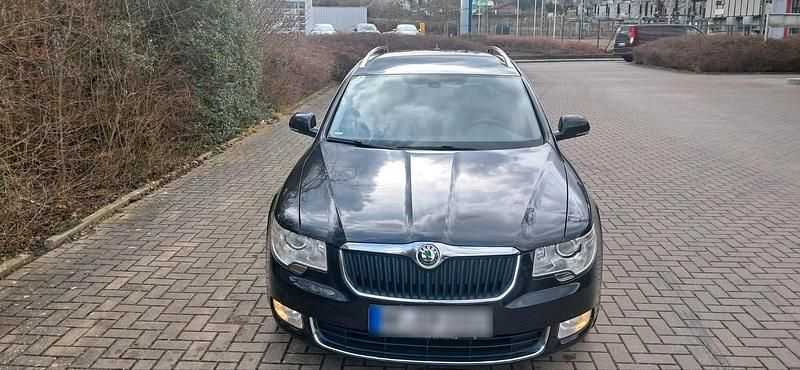 Gebraucht Skoda Superb 170 PS (125 kW) 2012 Schwarz Kombi