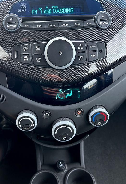 Usado Chevrolet Spark LT 82 CV (60 kW) 2011 Blanco Utilitario