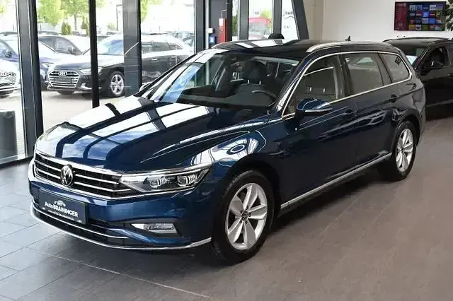 Używany VW Passat Elegance 150 KM (110 kW) 2023 Niebieski Kombi