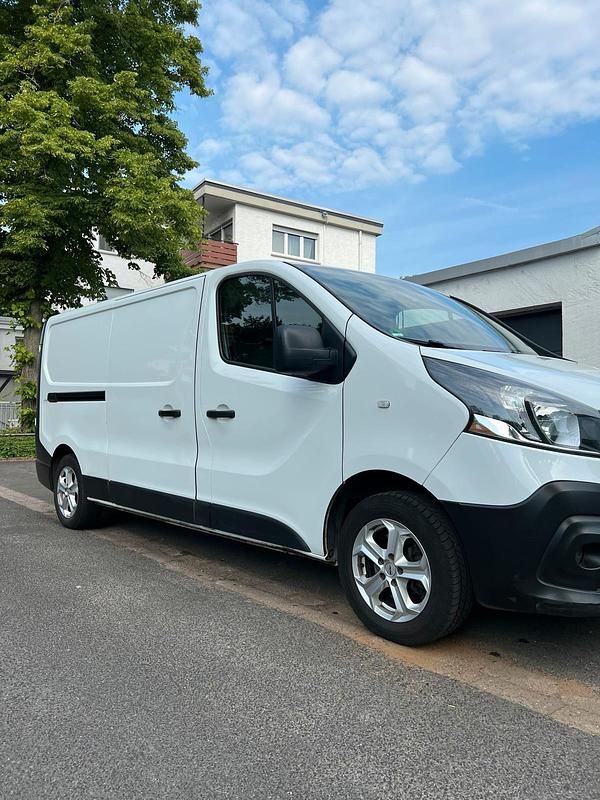 Weiß Gebraucht 2018 Renault Traffic Van / Kleinbus | 8.700 € - Bild 1/4