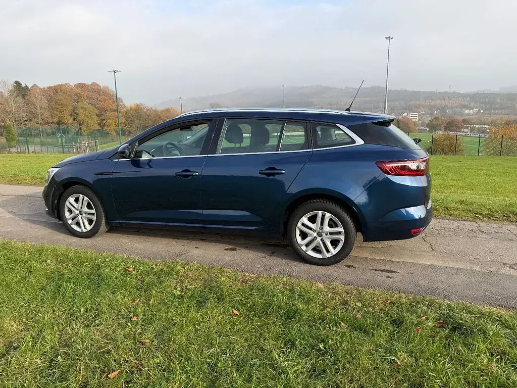 Gebraucht Renault Mégane Business 116 PS (85 kW) 2020 Blau Limousine