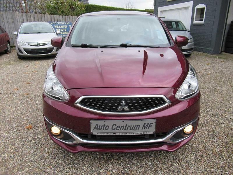 Gebraucht Mitsubishi Space Star 71 PS (52 kW) 2019 Rot Limousine