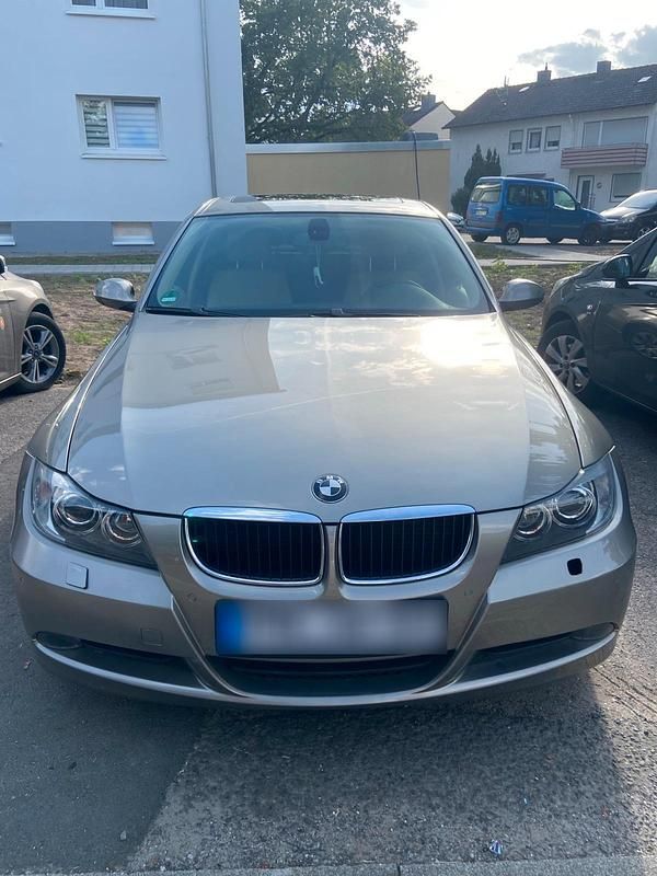 Gebraucht BMW 318 143 PS (105 kW) 2007 Gold Limousine