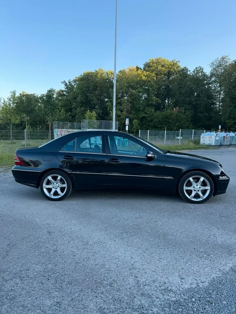 Gebraucht Mercedes C270 170 PS (125 kW) 2005 Schwarz Limousine