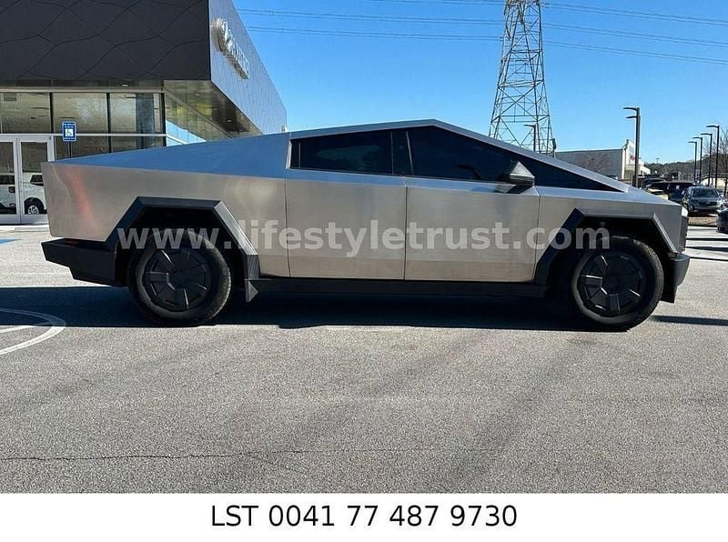 Gebraucht Tesla Cybertruck 450 kW (612 PS) 2025 Grau Pickup