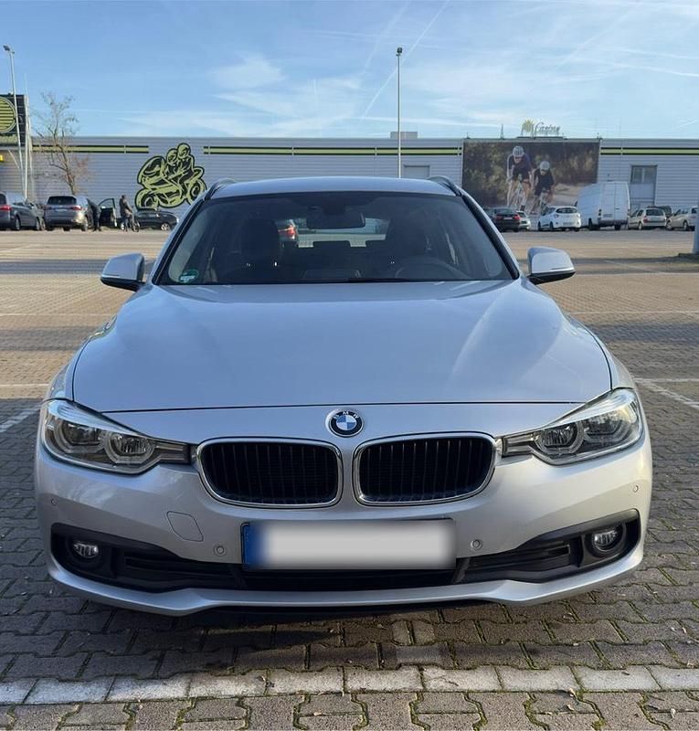 Gebraucht BMW 320 190 PS (139 kW) 2019 Silber Kombi