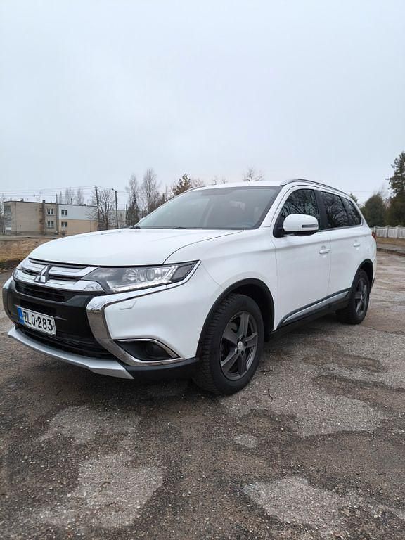 Gebraucht Mitsubishi Outlander Top 150 PS (110 kW) 2017 Weiß SUV