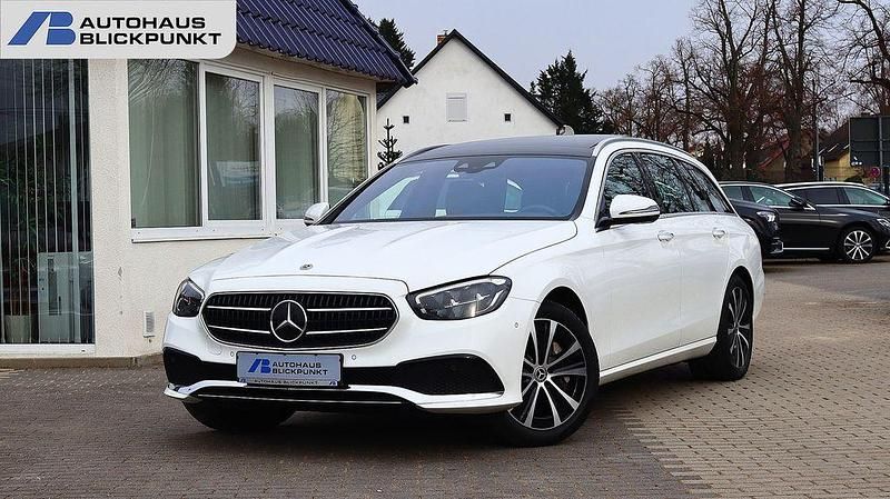 Gebraucht Mercedes E300 306 PS (225 kW) 2022 Weiß Limousine