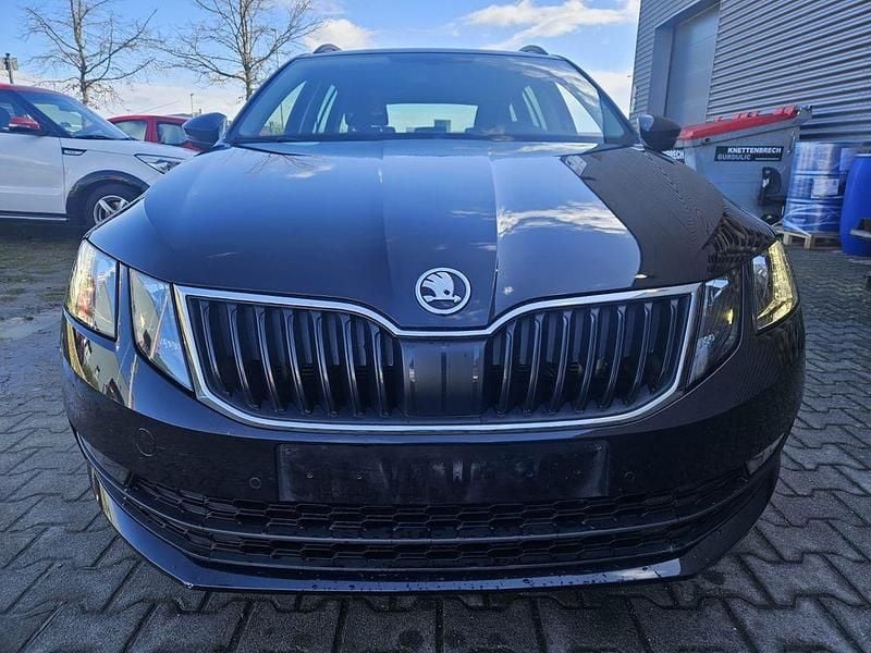 Gebraucht Skoda Octavia Ambition 140 PS (102 kW) 2019 Schwarz Kombi