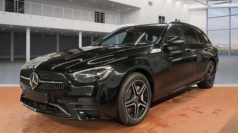 Schwarz Gebraucht 2022 Mercedes E300 AMG Limousine | 36.980 € (Guter Preis) - Bild 1/3