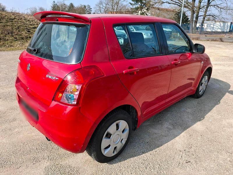 Gebraucht Suzuki Swift 93 PS (68 kW) 2008 Rot Kleinwagen