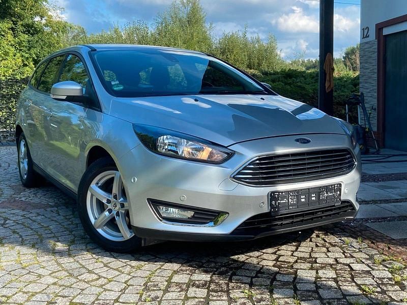 Silber Gebraucht 2016 Ford Focus Business Edition Kombi | 8.290 € (Guter Preis) - Bild 1/4