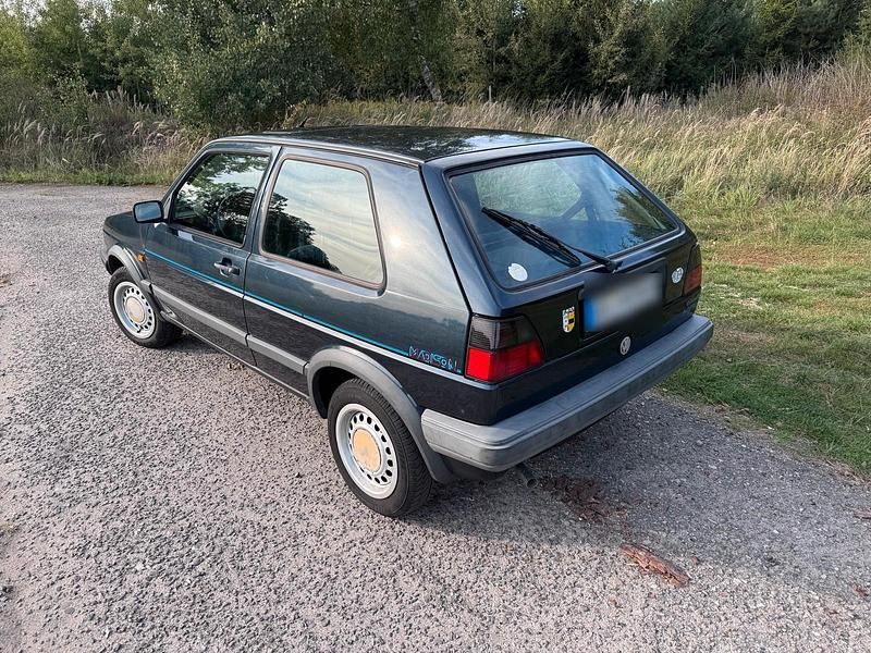 Second-hand VW Golf II 54 CP (39 kW) 1990 Albastru Hatchback