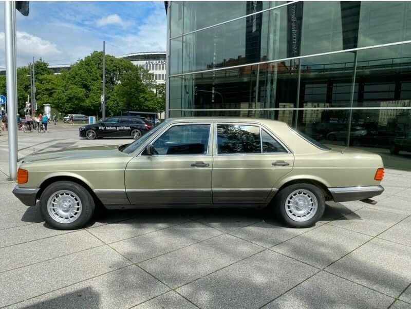 Grün Gebraucht 1985 Mercedes S280 SE Limousine | 10.200 € - Bild 1/4