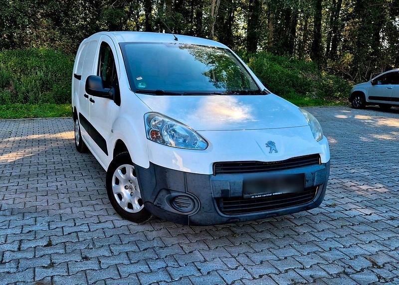 Weiß Gebraucht 2014 Peugeot Partner Van / Kleinbus | 5.250 € (Fairer Preis) - Bild 1/4