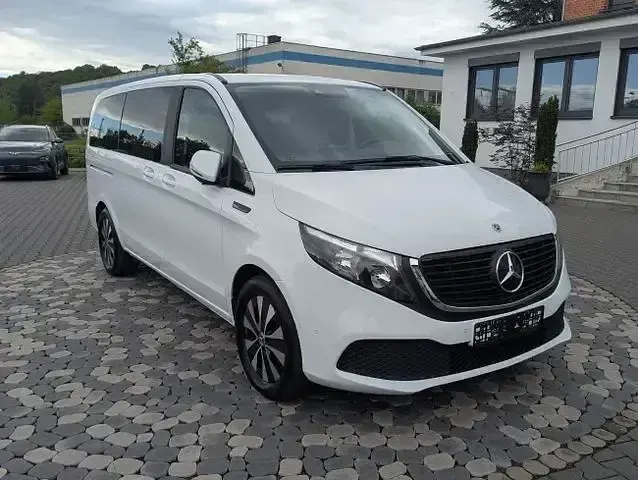 Gebraucht Mercedes EQV300 150 kW (204 PS) 2021 Weiß Van / Kleinbus