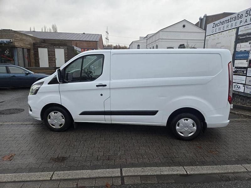 Gebraucht Ford Transit Trend 105 PS (77 kW) 2018 Weiß Van / Kleinbus